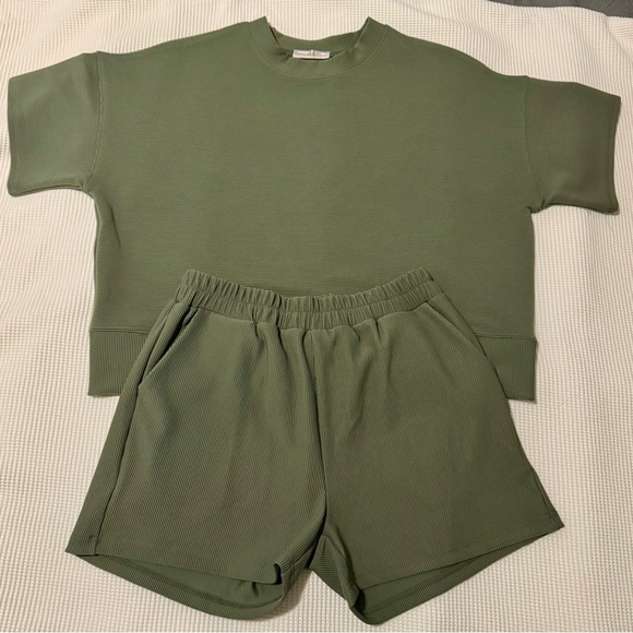 So Soft!!  Zenana Outfitters Ribbed Light Olive Tee and Shorts Set - Picture 3 of 4